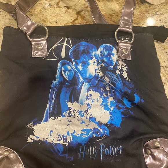 Girls/kids medium Harry Potter costume with tote + wand (perfect for Halloween) - Picture 5 of 7